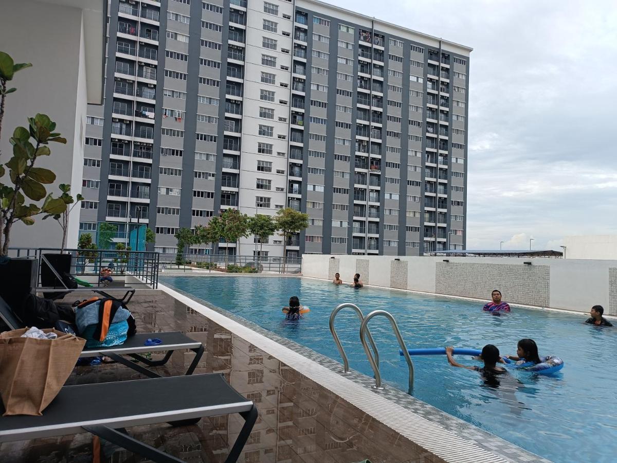 Aisy Homestay Putrajaya Cyberjaya Klia Kampung Dengkil Bagian luar foto